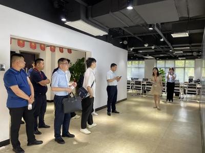 無(wú)紡布行業(yè)精英齊聚衛(wèi)多多，共商云工廠合作新藍(lán)圖，助力個(gè)人互聯(lián)網(wǎng)服務(wù)升級(jí)